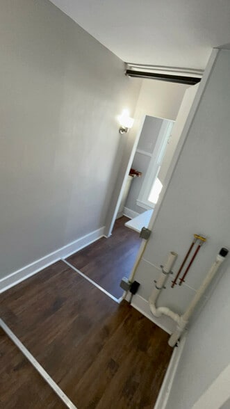 Building Photo - 64 State St