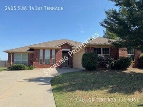 Building Photo - 2405 SW 141st Terrace
