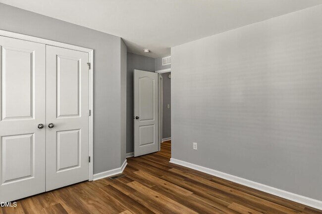Building Photo - 614 Rose Laurel Ct