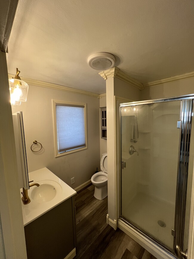 Building Photo - 1005 E Main St