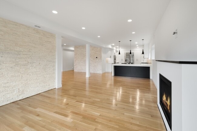 Building Photo - 6402 106th Ave NE