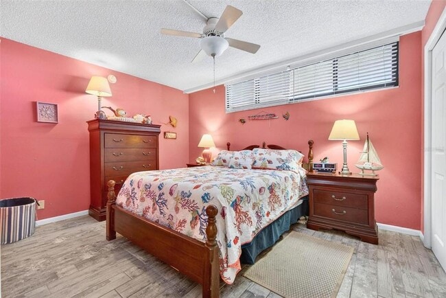 Building Photo - 2616 Cove Cay Dr