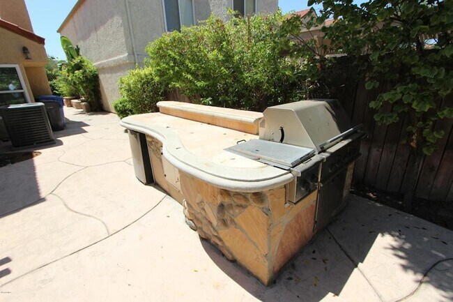 Building Photo - 15329 Bambi Ct