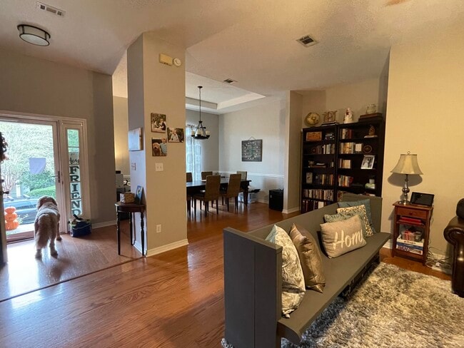 Building Photo - 1689 Parkside Cir