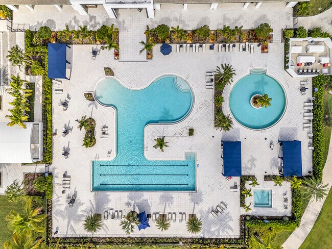 Building Photo - 5320 St Armands Way