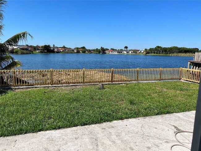 Building Photo - 6124 SW 149th Ave