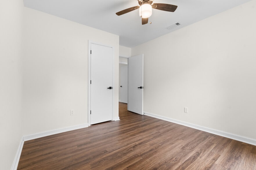 Building Photo - 16 Bitterroot Ln