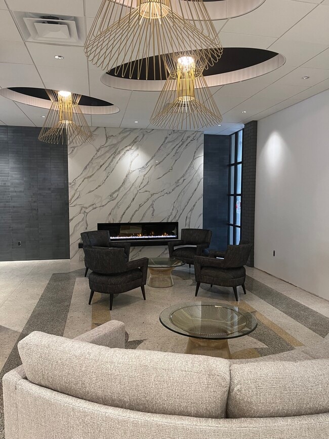 Building Photo - 2401 Bayshore Blvd