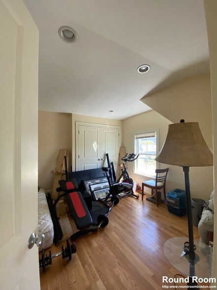 Building Photo - 25 Lothrop St