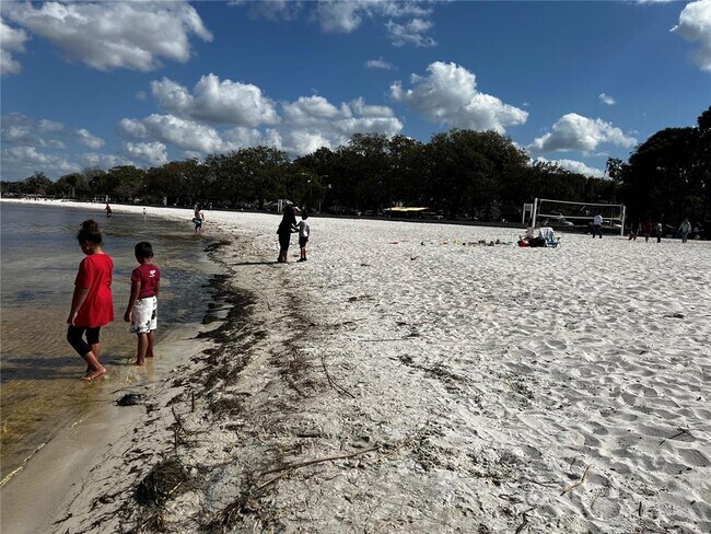 Building Photo - 727 Wyoming Ave