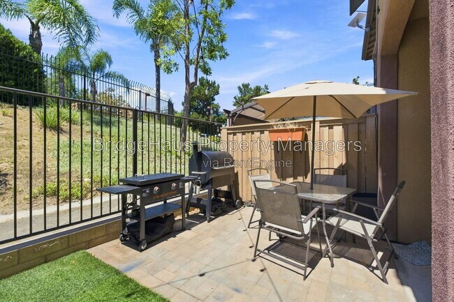 Building Photo - 425 S Meadowbrook Dr