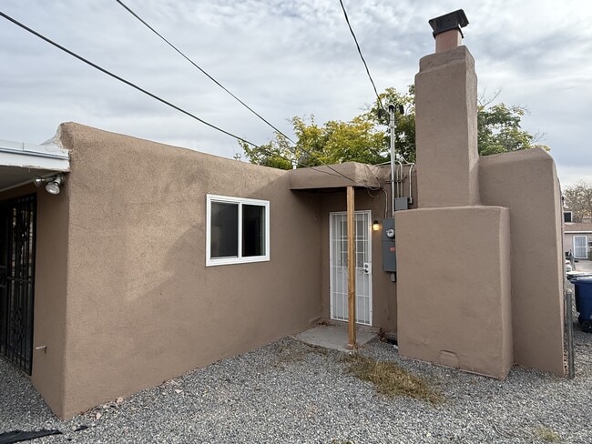 Building Photo - 1725 Spence Ave SE