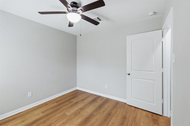 Building Photo - 1326 Amy Dr
