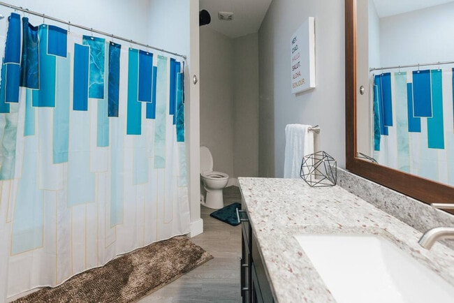 Building Photo - 202 E Main St