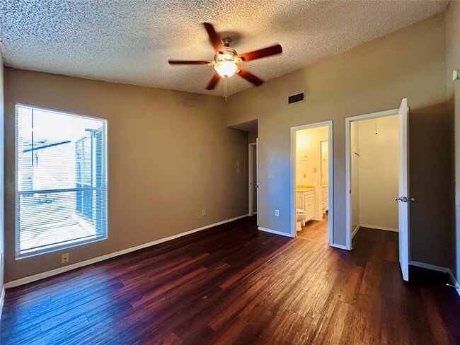 Building Photo - 1502 No Mor Cove