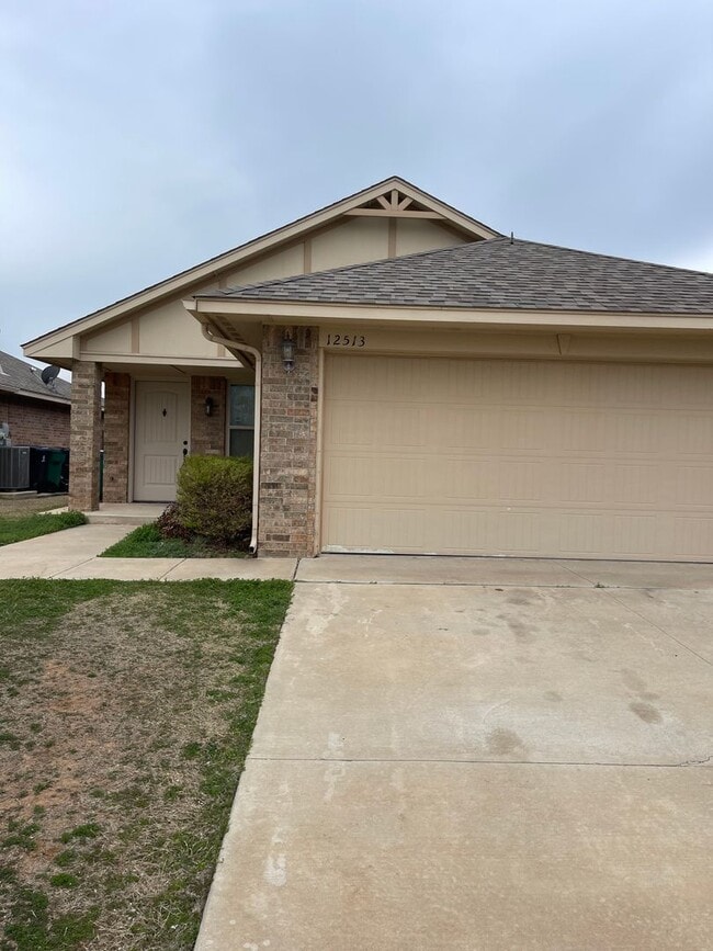 Building Photo - Three Bedroom Home Available for Lease in ...