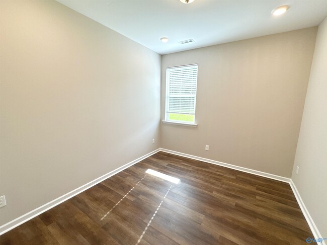Building Photo - 228 Hibiscus Dr
