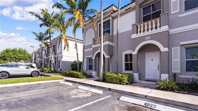 Building Photo - 4921 SW 140th Terrace