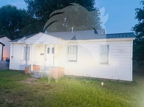 Building Photo - "Charming 2-Bedroom Home in Lindsay, OK – Perfect Blend of Comfort and Convenience!"