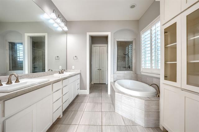 Building Photo - 1208 Damsel Caitlyn Dr