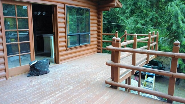 Building Photo - Private Log Home in Suquamish Surrounded b...