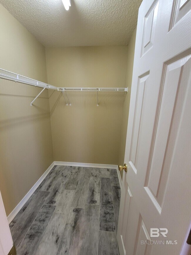 Building Photo - 22410 Beaver Creek Ln