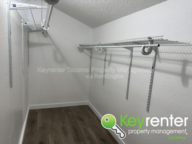 Building Photo - 15909 18th Ave Ct E