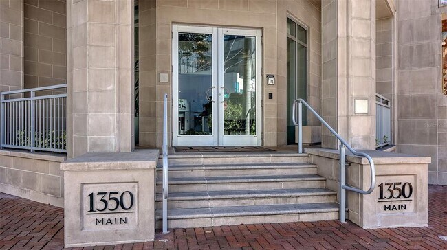 Building Photo - 1350 Main St