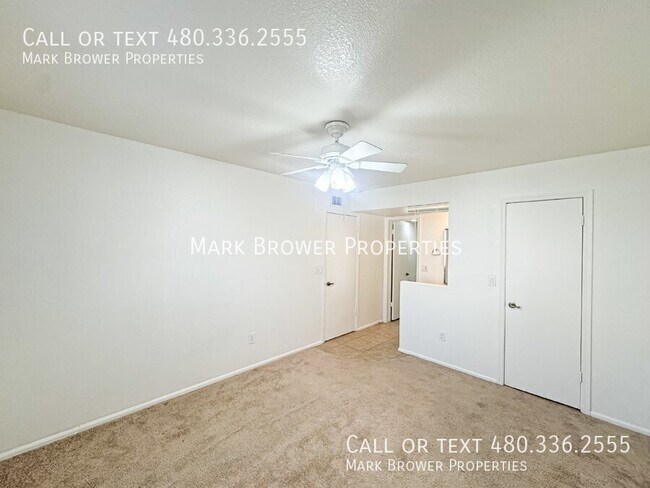 Building Photo - 623 W Guadalupe Rd