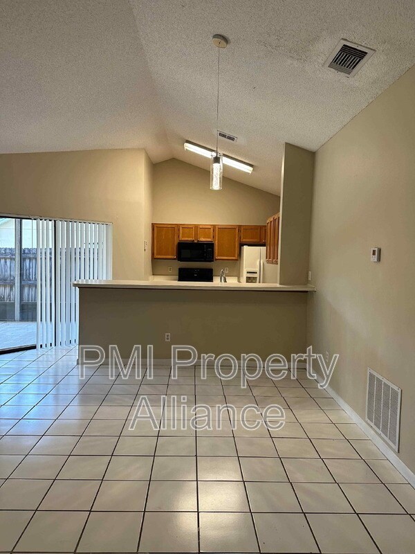 Building Photo - 1089 Covington St