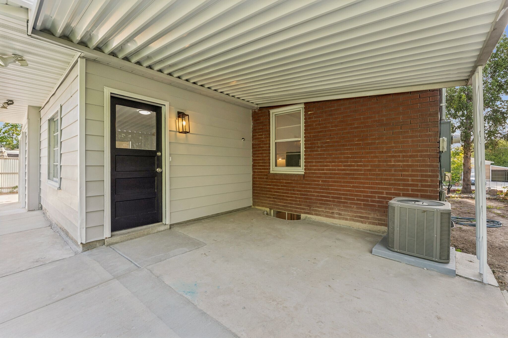 Building Photo - 2937 S 900 E