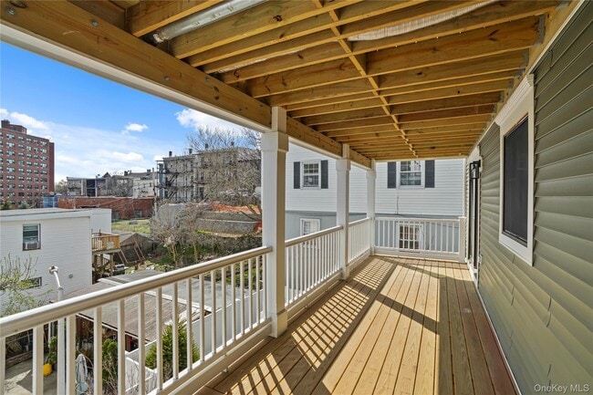 Building Photo - 80 Depeyster St