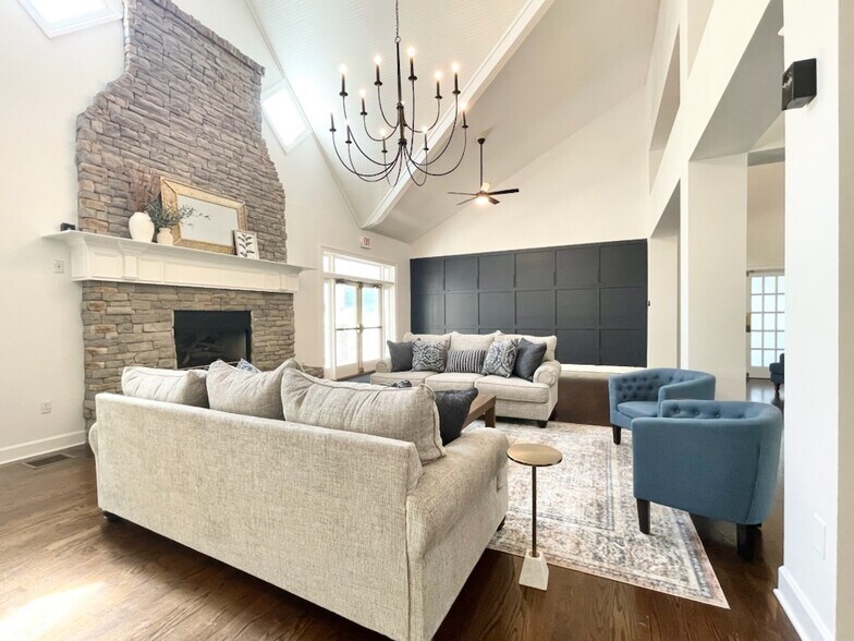 Building Photo - 1530 Bledsoe Ln