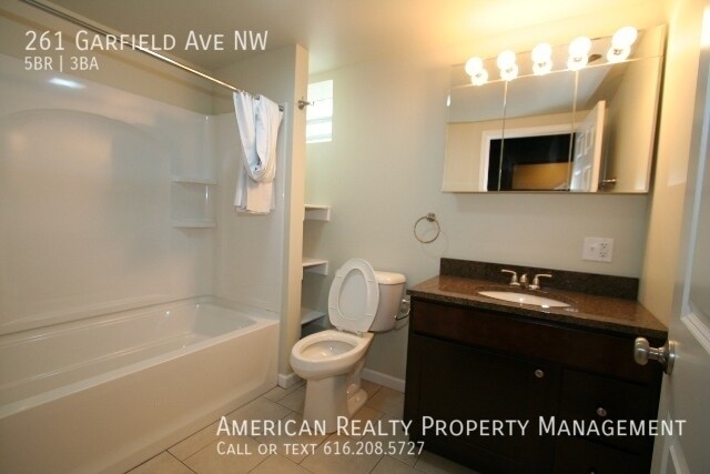 Building Photo - 261 Garfield Ave NW