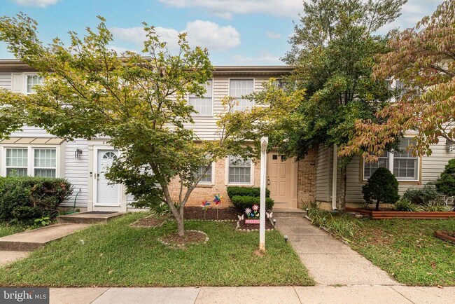 Building Photo - 6320 Lightburn Ct