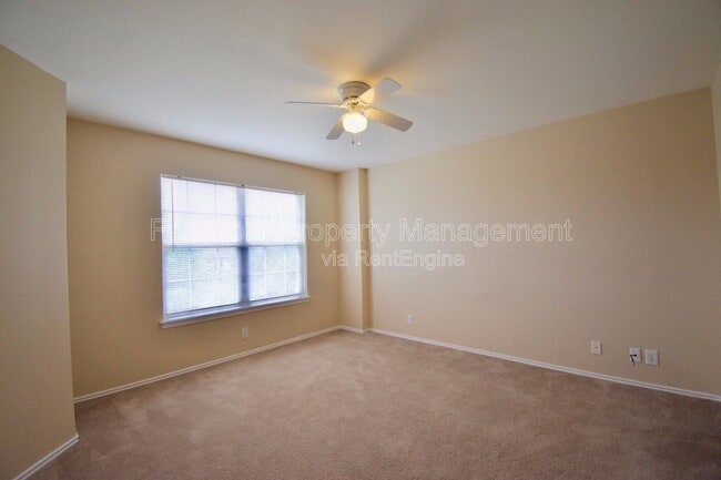 Building Photo - 10527 Cub Haven
