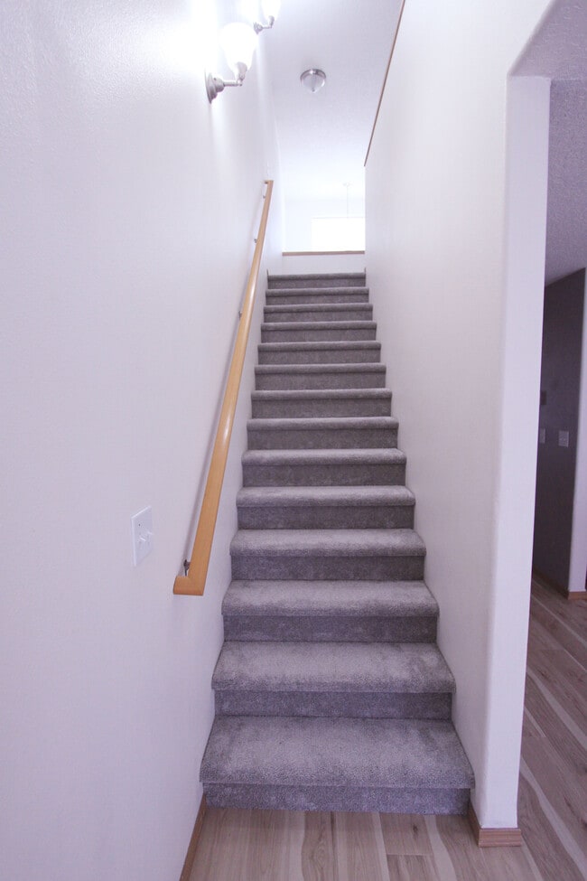 Building Photo - 455 Donna Dr