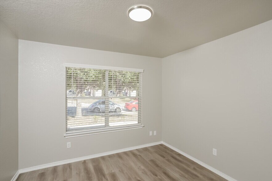 Building Photo - 9122 Blazer Pl