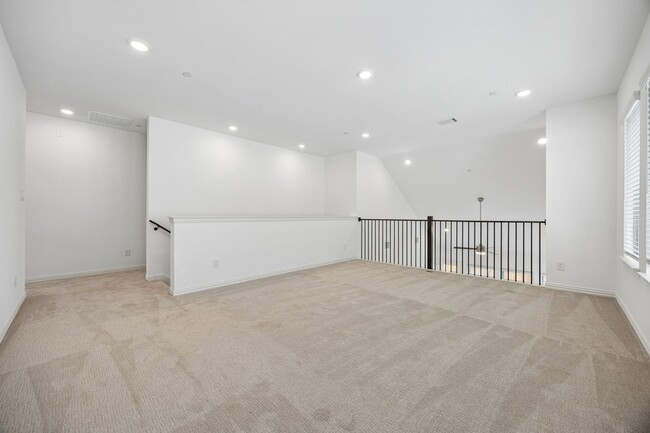 Building Photo - 3547 Pierce Ln