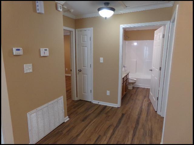 Building Photo - 6455 Lilac Dr