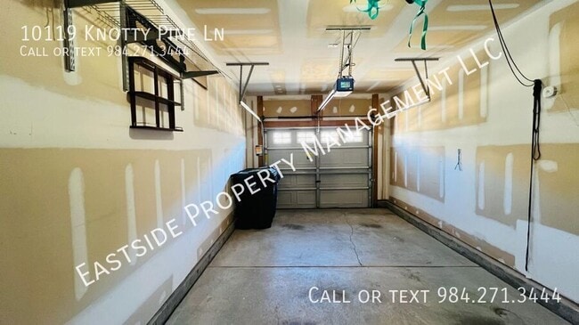 Building Photo - 10119 Knotty Pine Ln