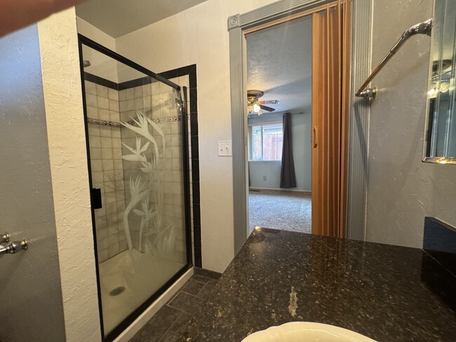 Building Photo - 1855 King Edward Dr