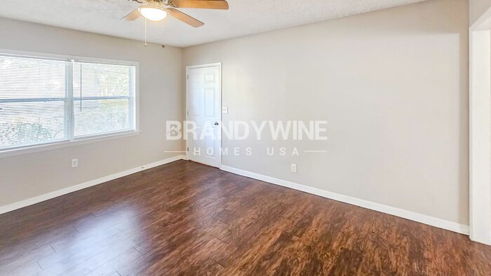 Building Photo - 2610 E Annie St