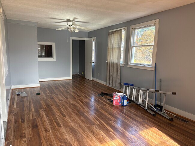 Building Photo - 152 Blacks Rd