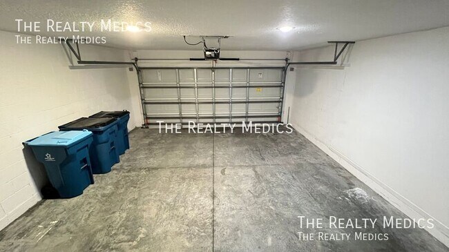 Building Photo - 1550 Pace Dr NW