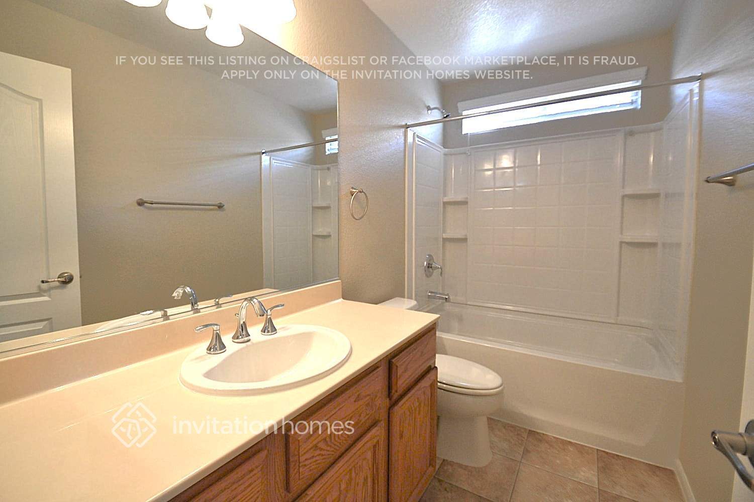 Building Photo - 10527 Laurelwood Lake Ave