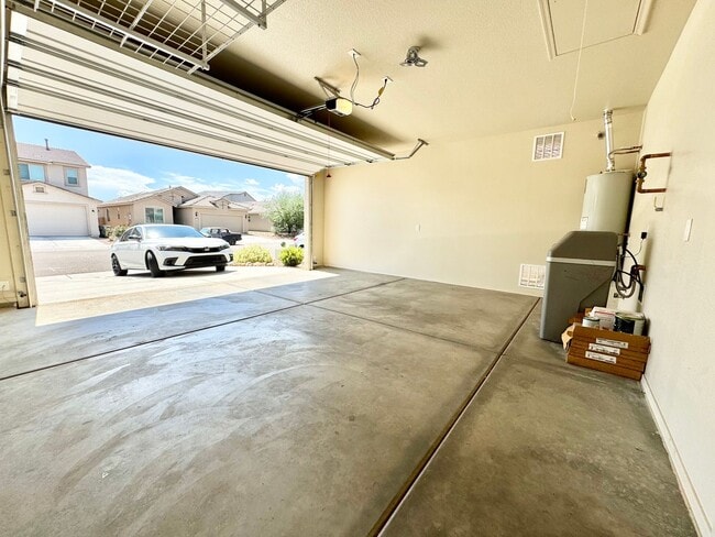 Building Photo - 3BR/2BA/2CG, 1617 sq.ft. rental in Sierra ...