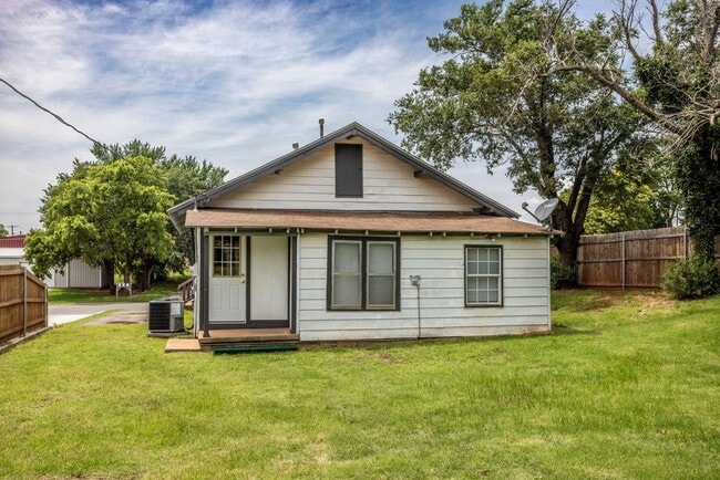 Building Photo - Single Family home Near SWOSU