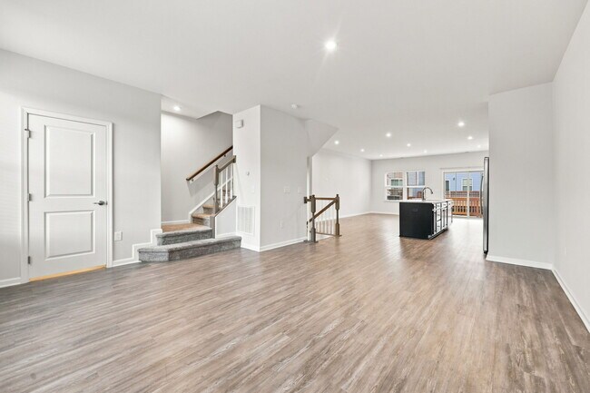 Building Photo - 707 Channing Park Cir