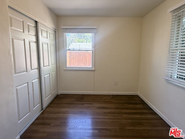 Building Photo - 11527 Albers St